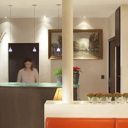 Eiffel Turenne Hotel