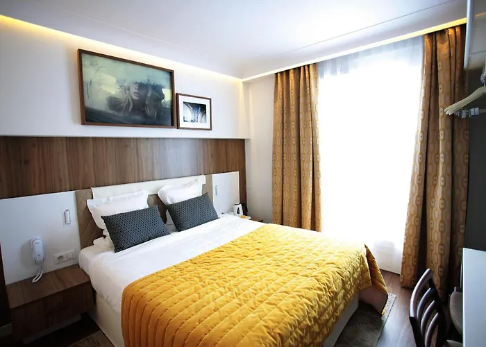 Отель Eiffel Turenne