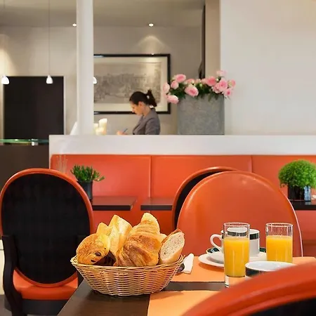 Eiffel Turenne Hotel