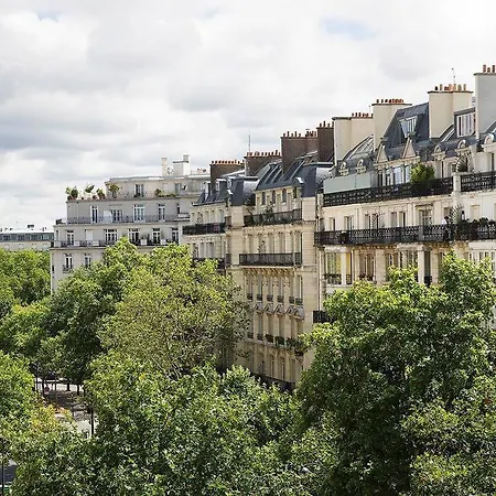 エッフェル トゥルンヌ ホテル パリ