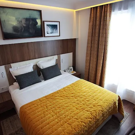 Eiffel Turenne Hotel 3*