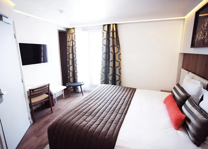 Eiffel Turenne Hotel 3*