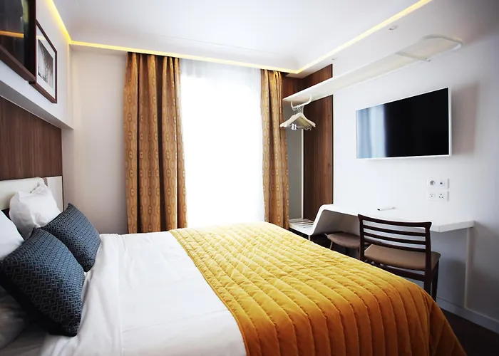 ホテル エッフェル トゥルンヌ パリ