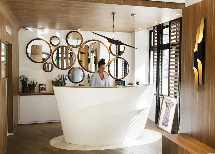 ホテル エッフェル トゥルンヌ パリ