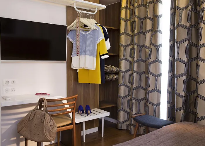 エッフェル トゥルンヌ 3* パリ