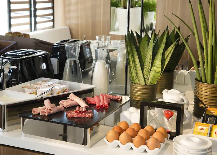 エッフェル トゥルンヌ 3* パリ