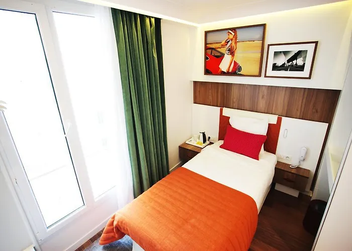 エッフェル トゥルンヌ 3*