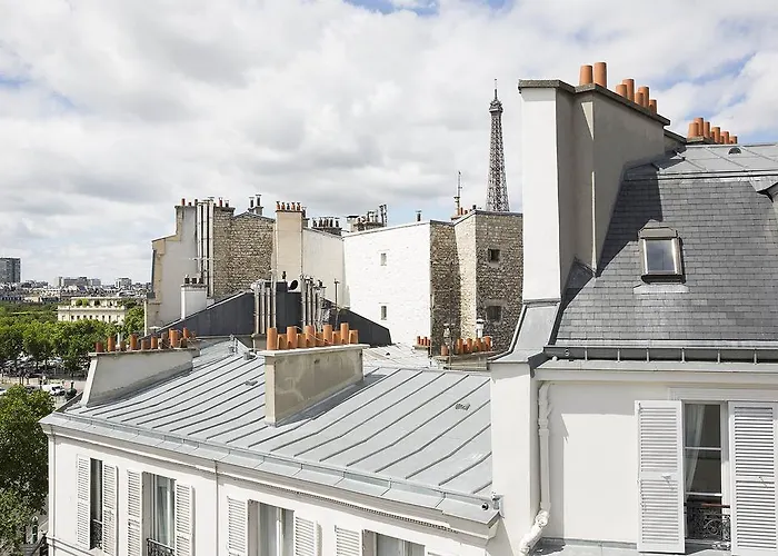 エッフェル トゥルンヌ 3* パリ