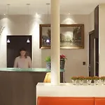 Eiffel Turenne Hotel